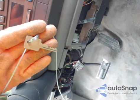 1992 Chevrolet Gmt-400 C2500 z USA, uszkodzony, nr VIN 2GCFC29K1N1129880